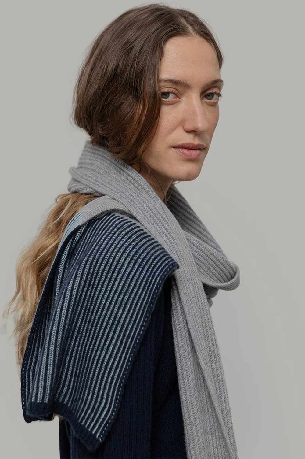 Sjaal gerecycled kasjmier grijs blauw - Afbeelding 2