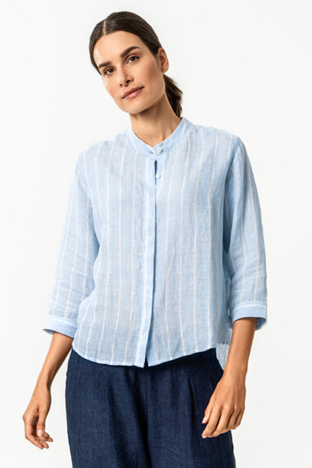 Lichtblauwe linnen blouse gestreept - Afbeelding 2