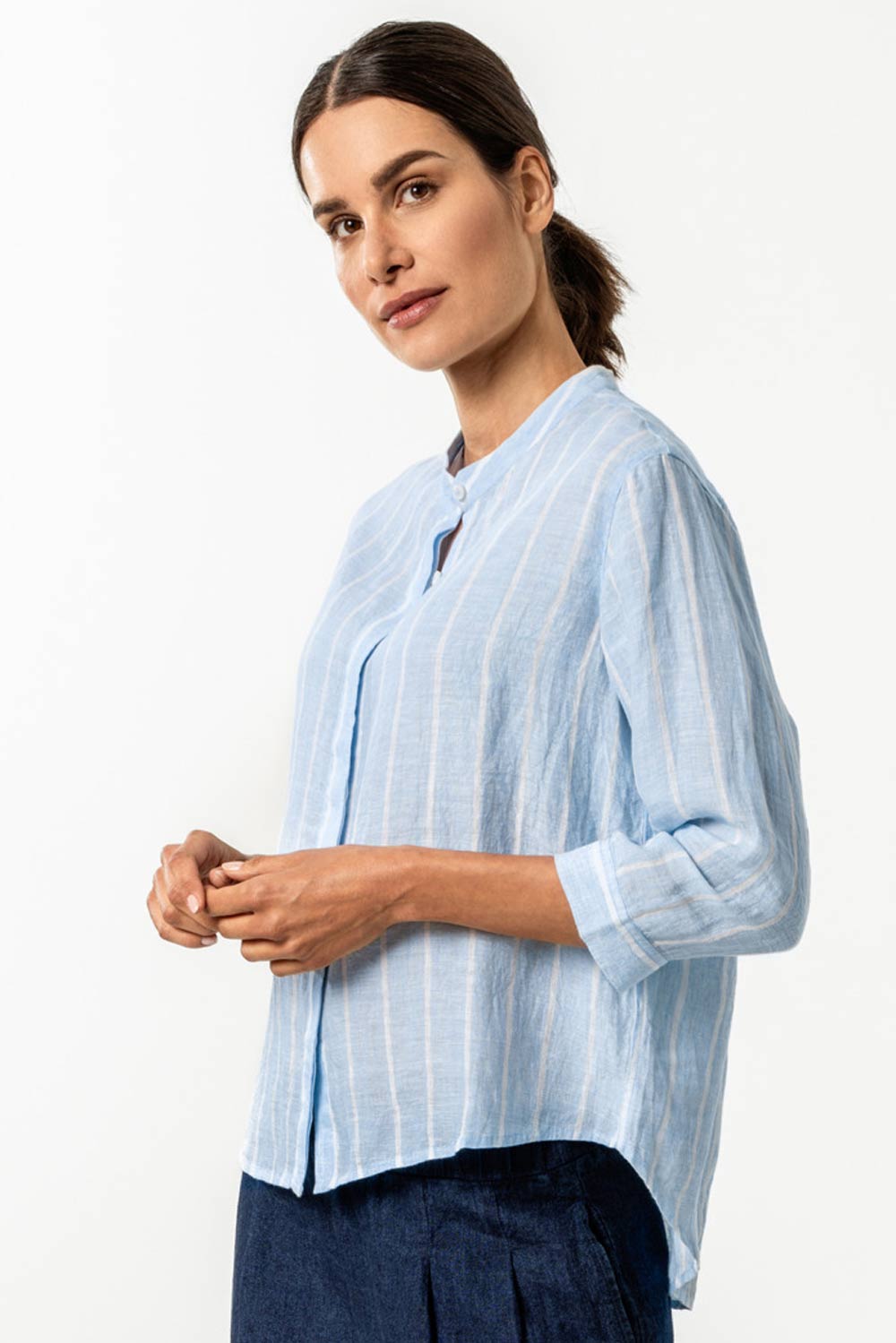 Lichtblauwe linnen blouse gestreept - Afbeelding 4