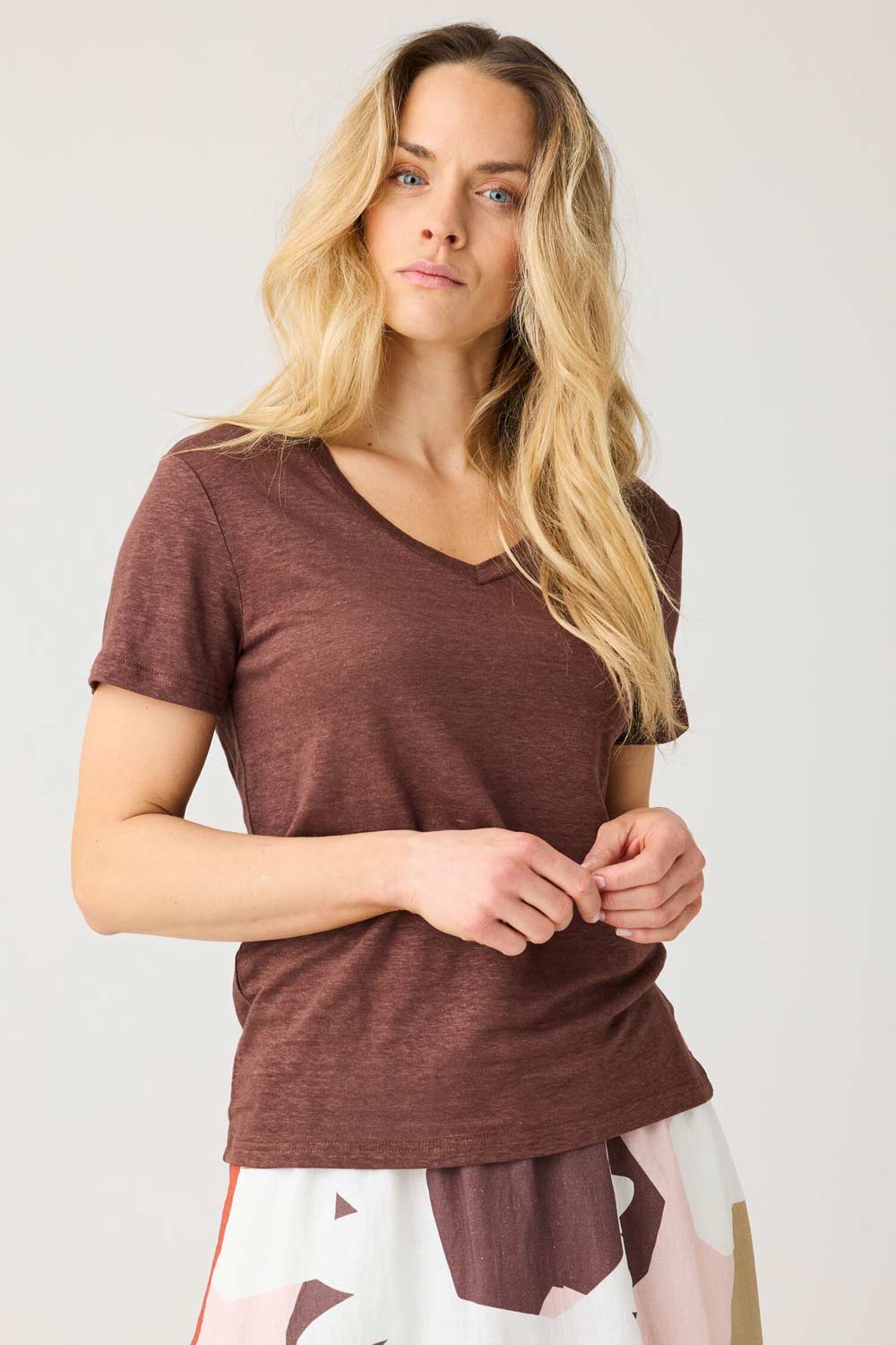 Bruin shirt v-hals 100% biolinnen