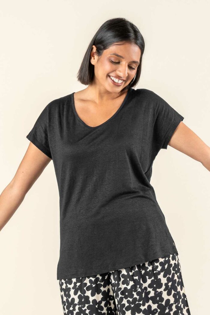 Linnen t-shirt v-hals zwart - Afbeelding 2