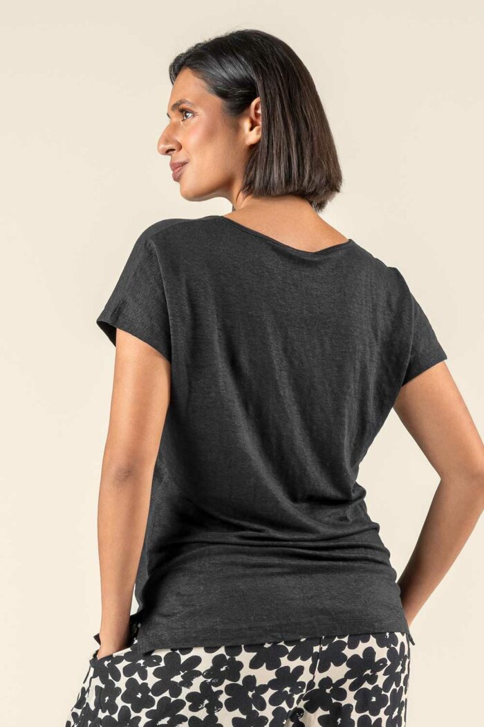 Linnen t-shirt v-hals zwart - Afbeelding 3