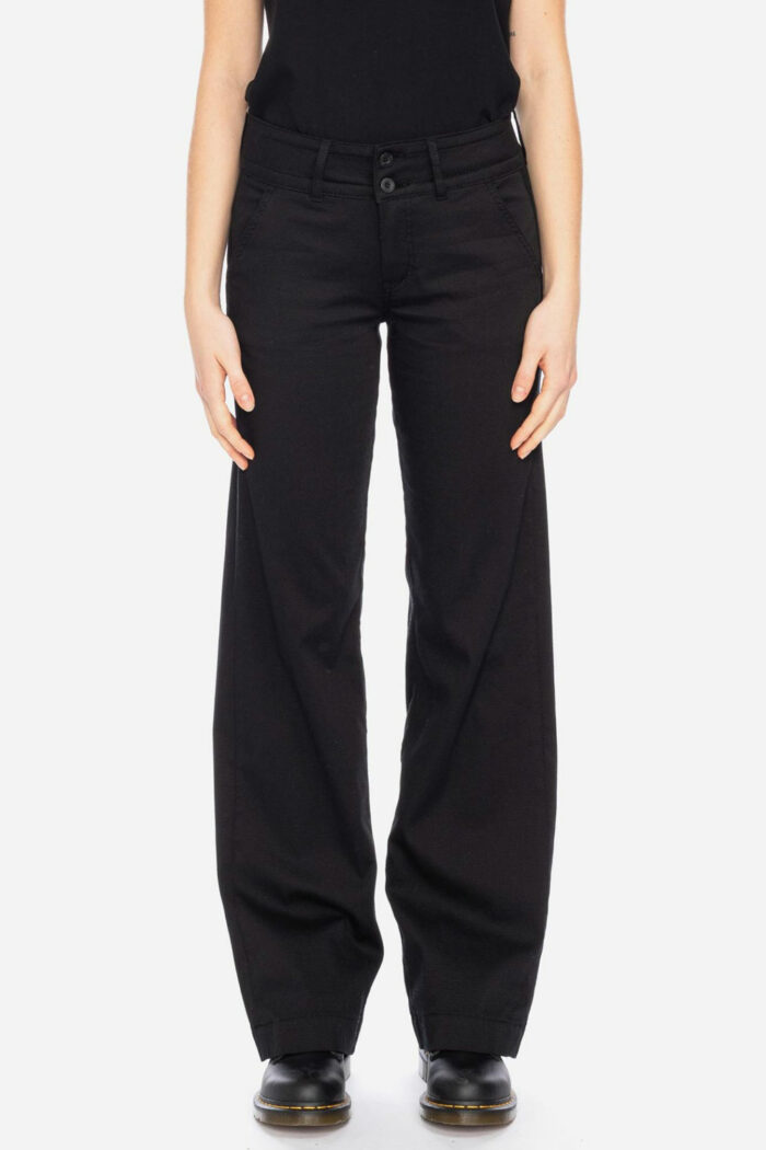 Zwarte broek met wijdere pijp