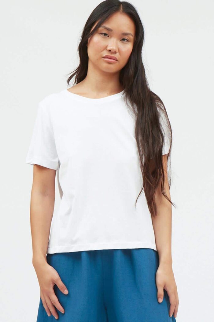 Wit t-shirt met siernaden